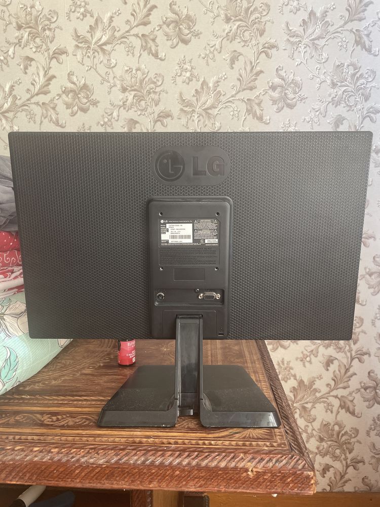 Продам монитор LG цена 15 тыс