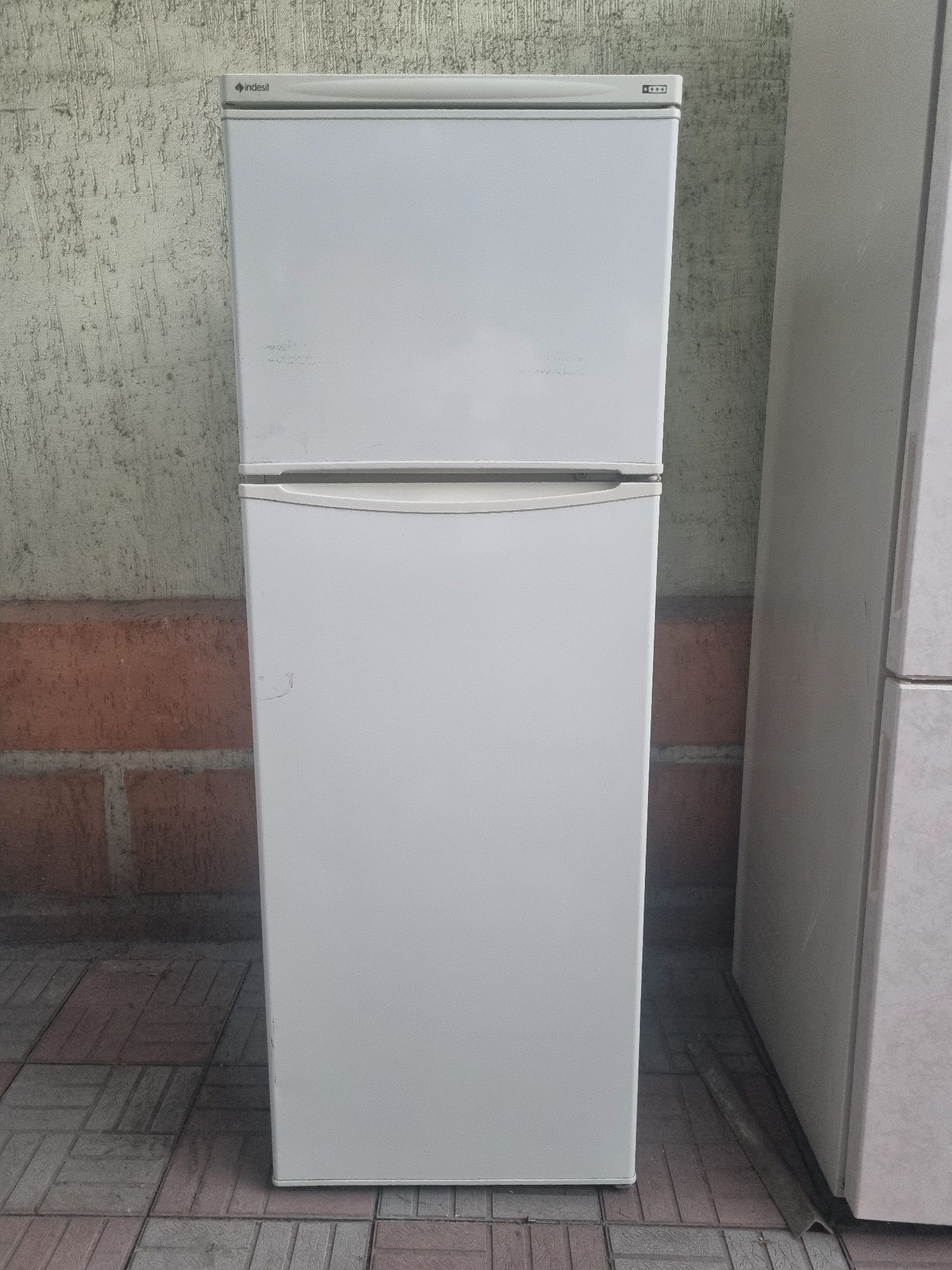 Холодильник INDESIT