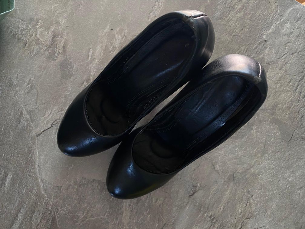 Продам женские туфли 34 размер