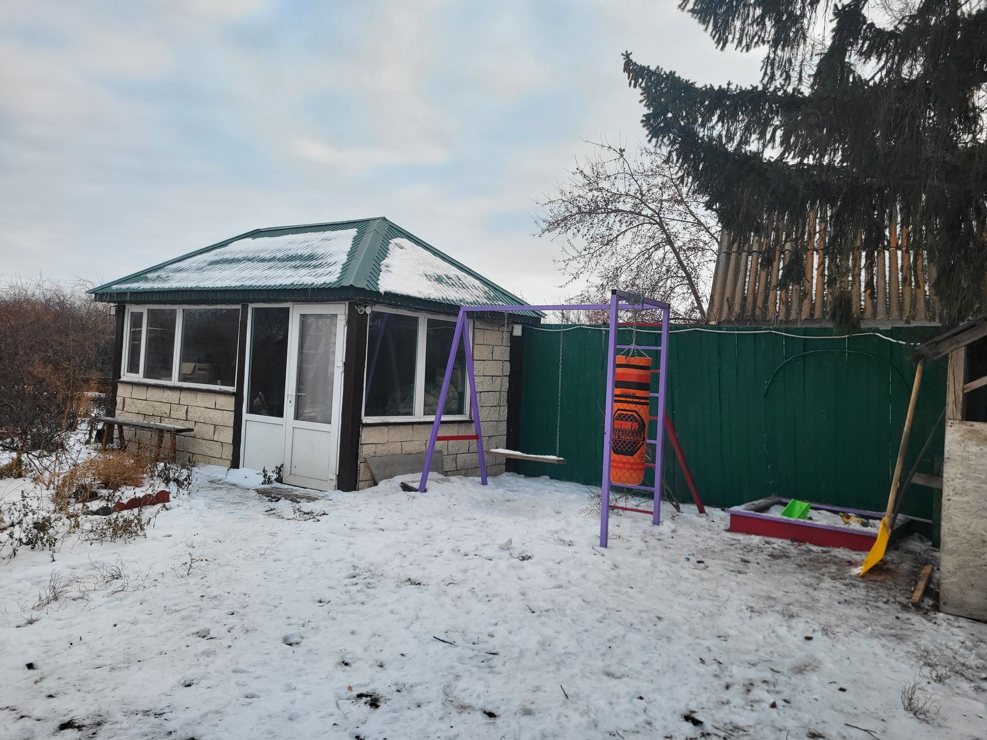 Продам дом-дачу ,со всеми удобствами для жизни и отдыха