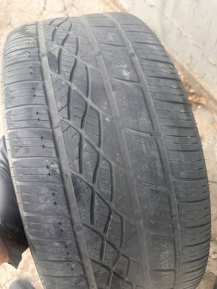 Шины 245/40R19 (2шт)