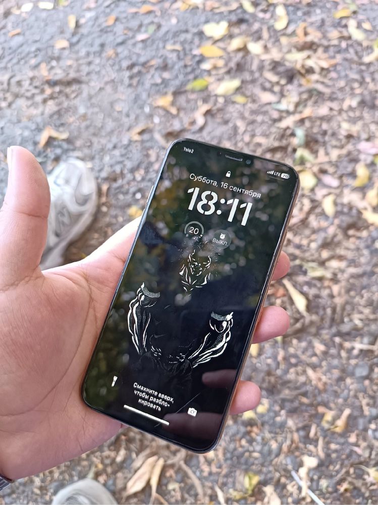 Продам недорого айфон XS