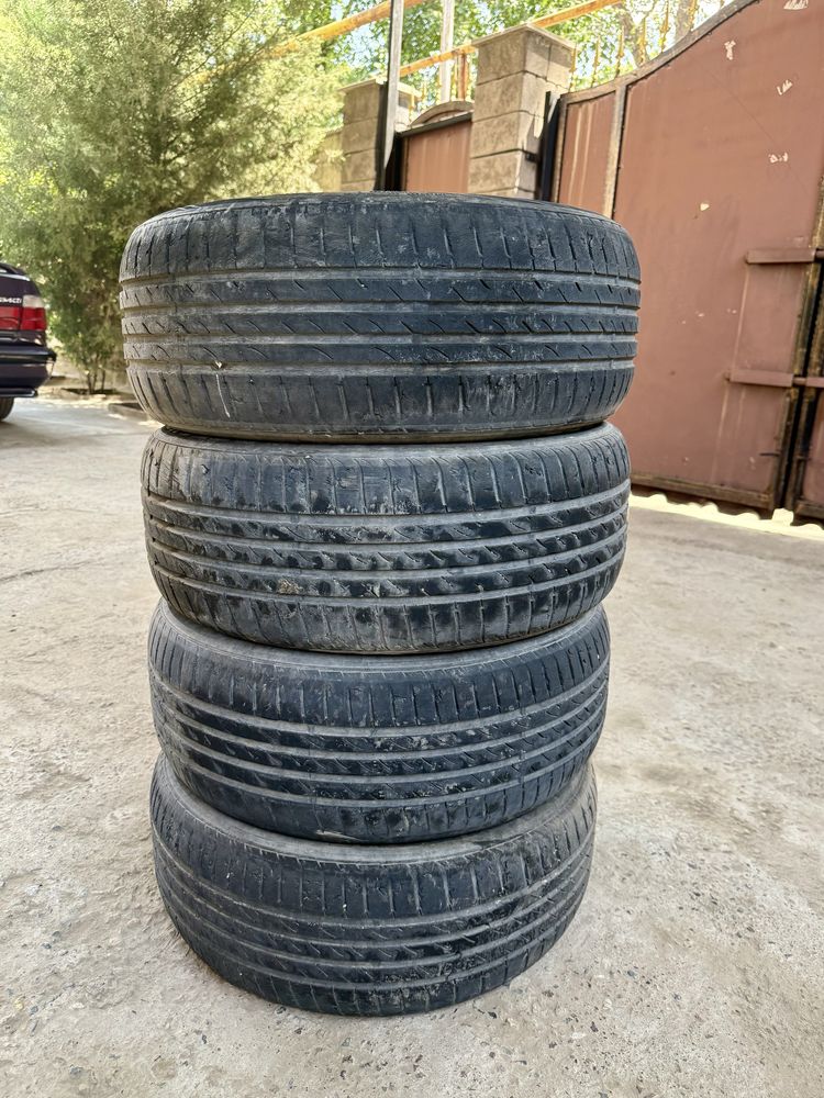 Продам комплект летних шин 225 55 R16