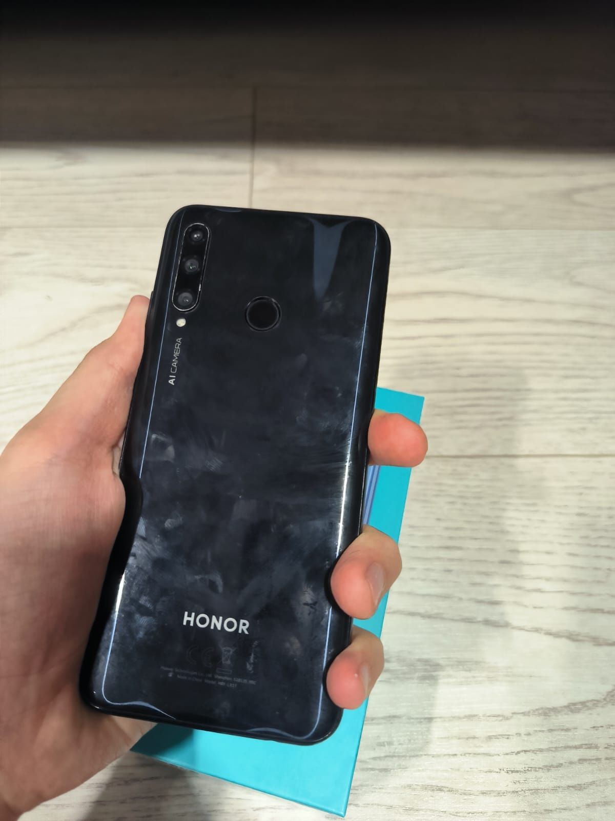 Продам Honor 10i