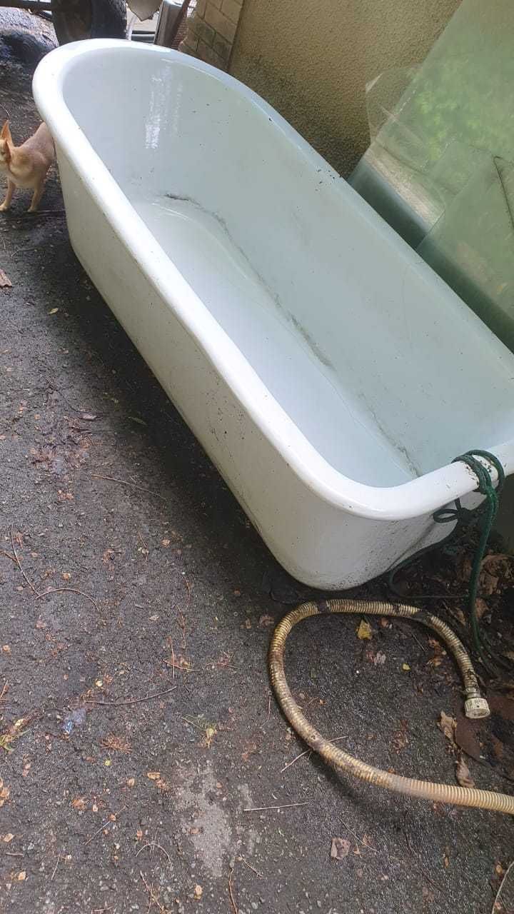 Продам ванную керамическую