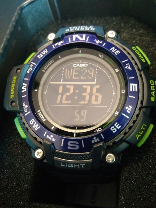 Продам новые оригинальные часы марки CASIO "SGW 1000-2B"