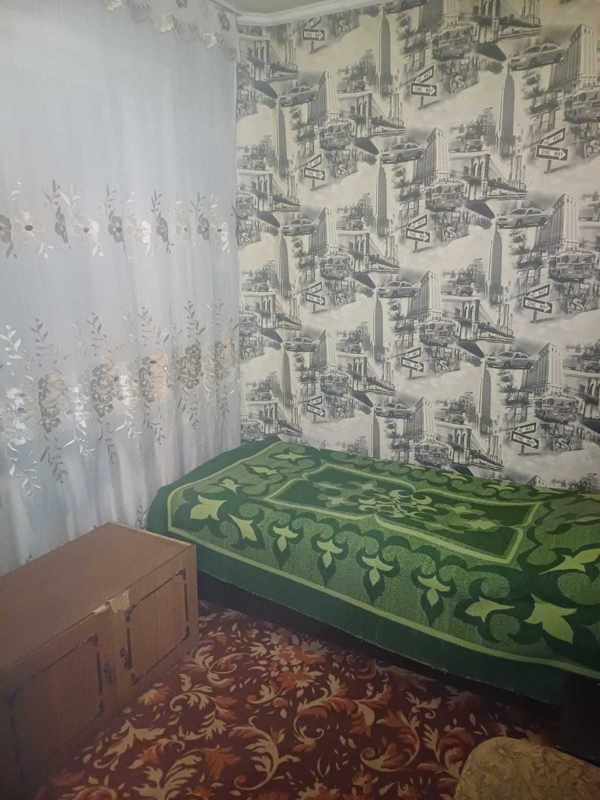 Продам 3-комн. квартиру на 6 мкрн