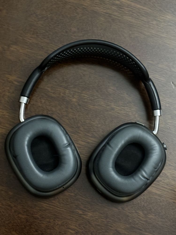 AirPods Max Apple