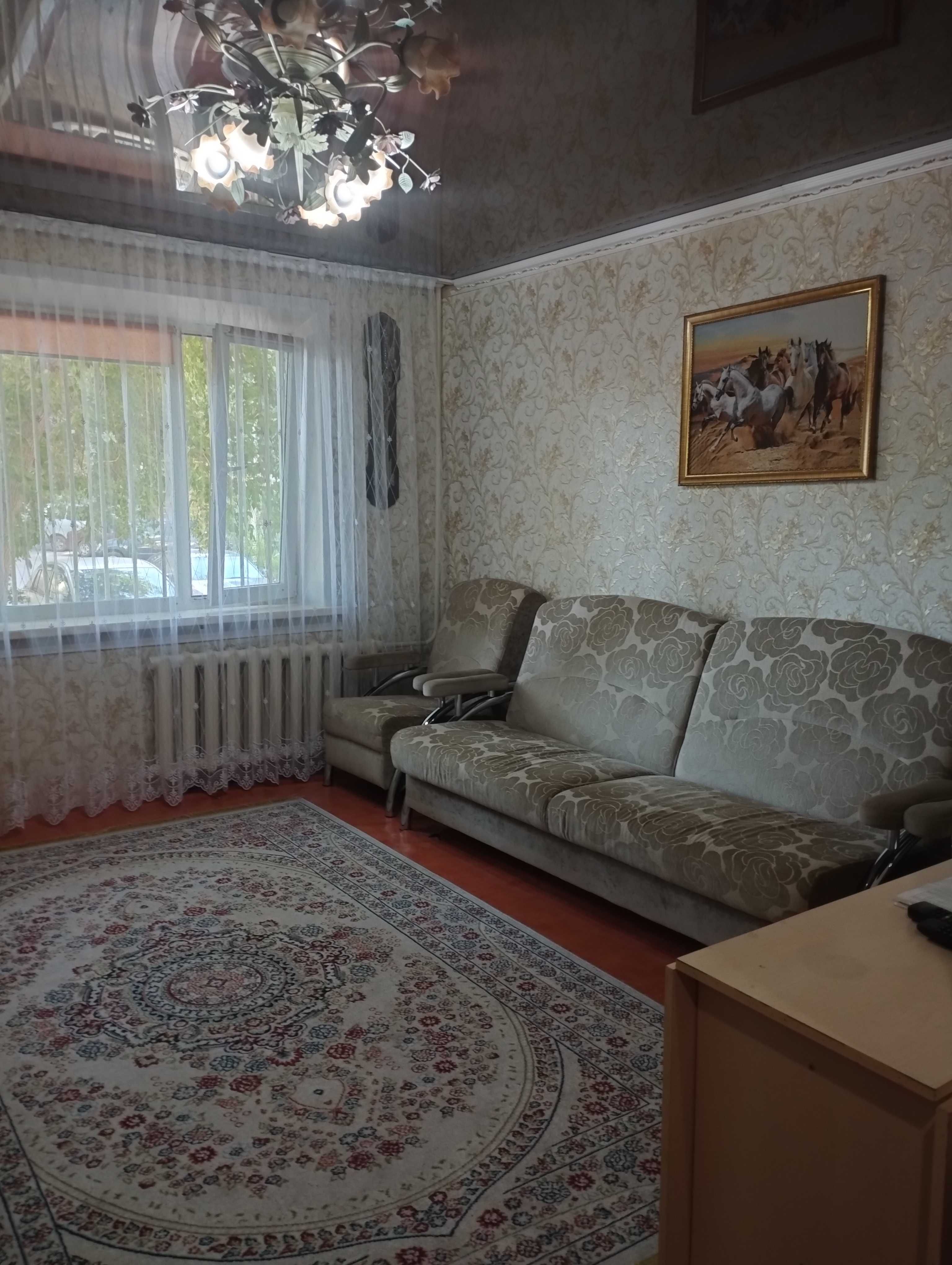 Продам 3 комнатную улучшенную в ЦЕНТРЕ.