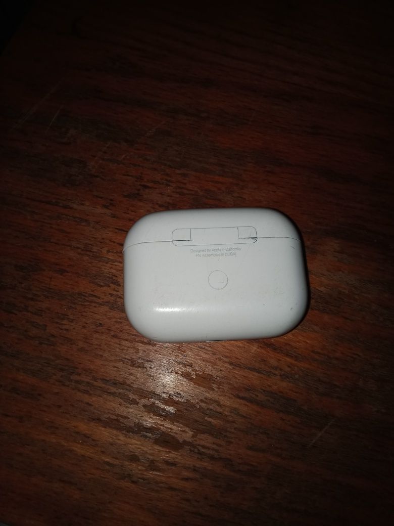 AirPods Pro +Dubai