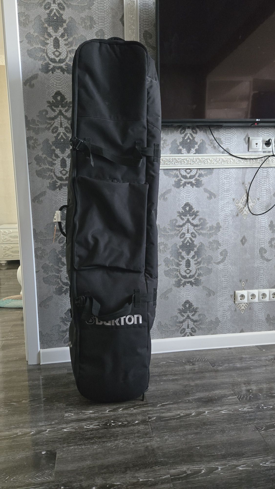 BURTON Сноуборд + крепления + сумка на колёсах