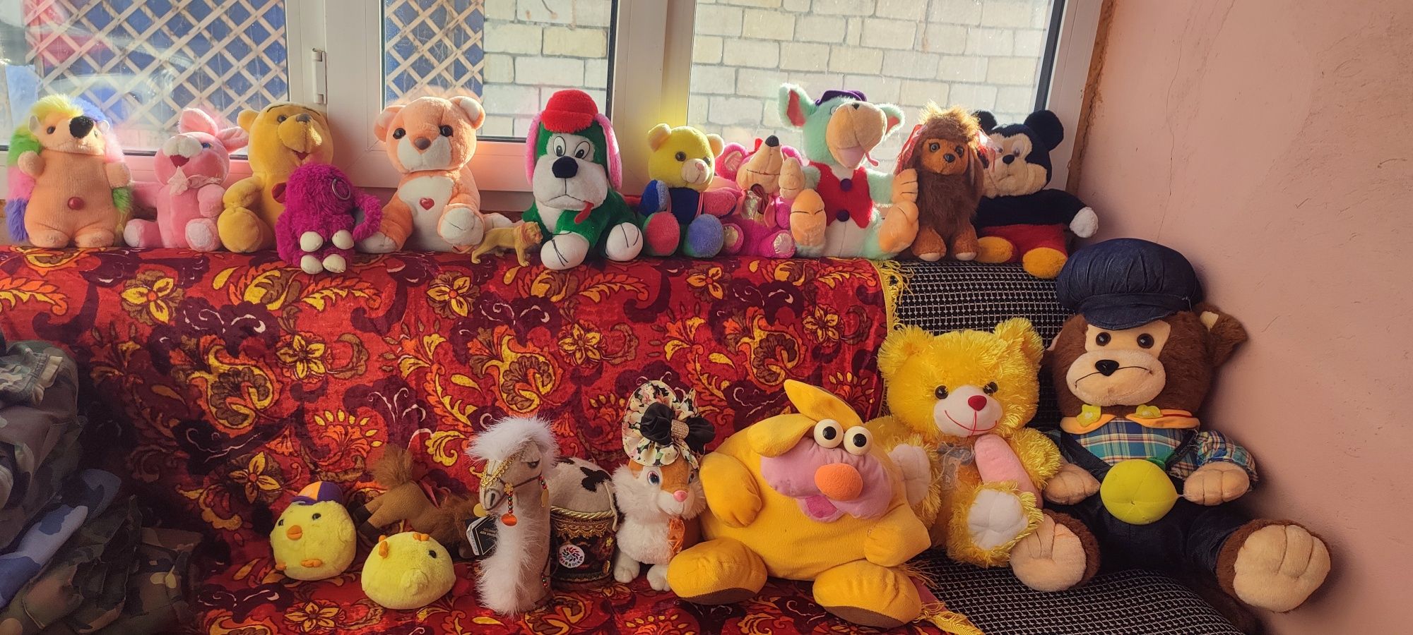 Продам мягкие игрушки разные по 500 т