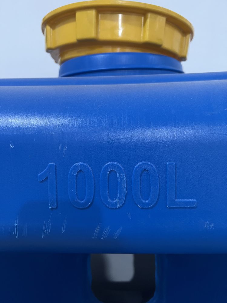 Емкость для воды 1000 литров
