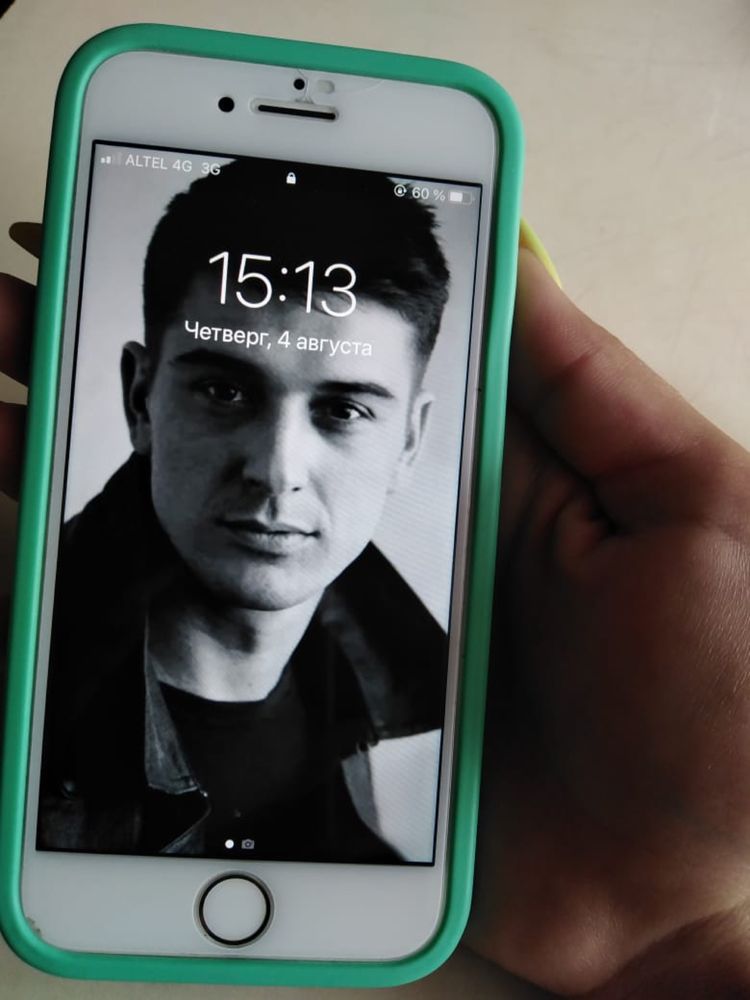 Продам iPhone 7