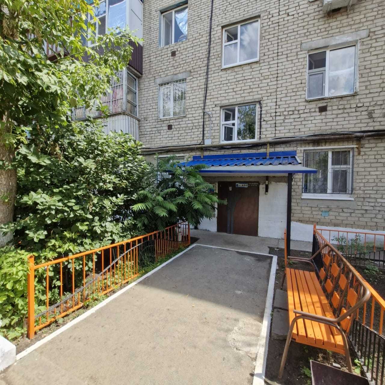 Продам двухкомнатную квартиру рн 20 школа, Зачаганск