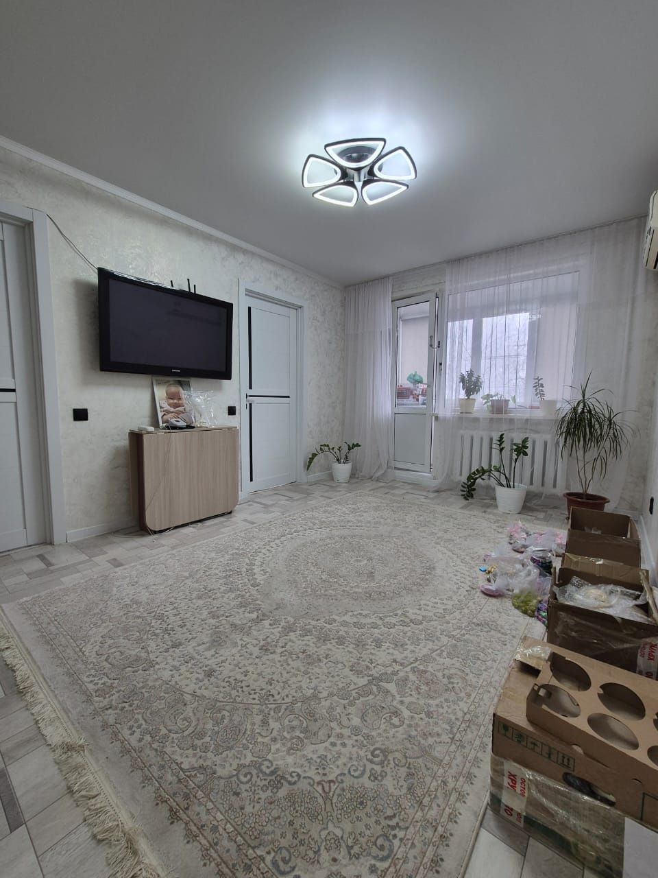 Продаётся 3 Ком квартира ЦЕНТР ШКОЛЬНИК