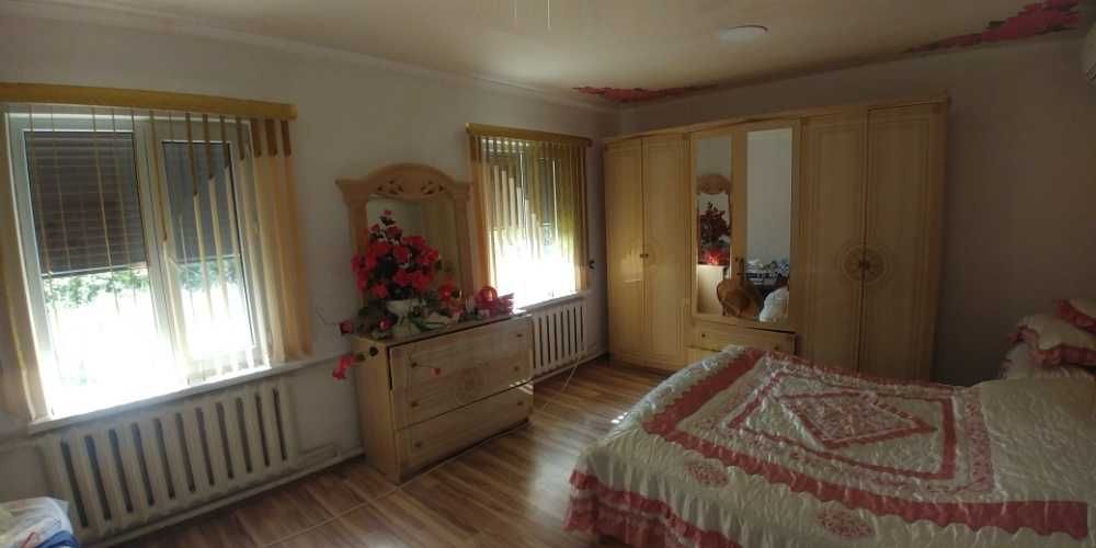 Продаётся 6-комн.дом, в районе Ж.Д. Вокзала (14 соток)