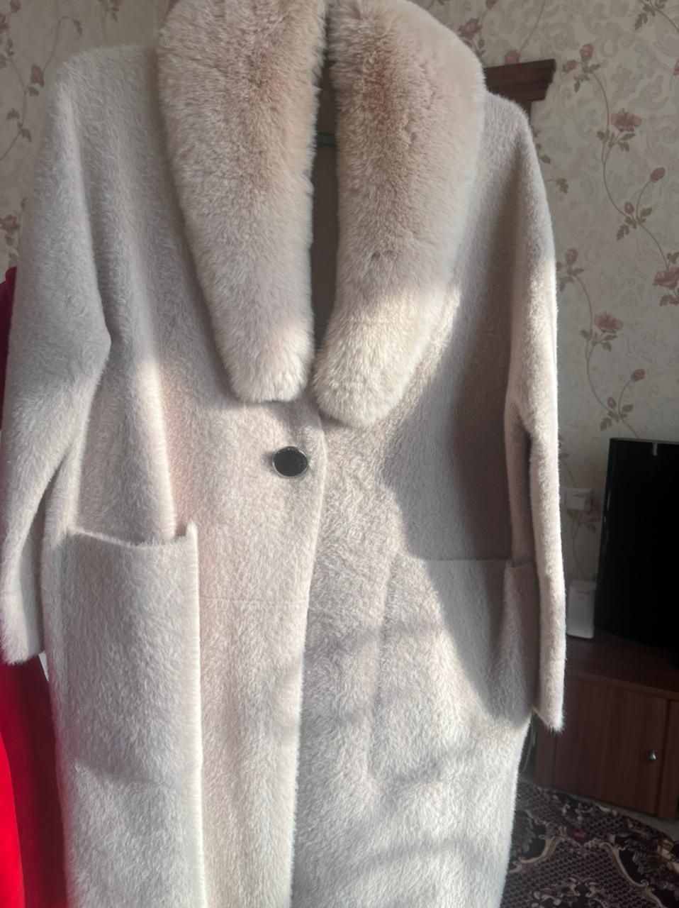 Продаются шубка, куртка, безрукавка