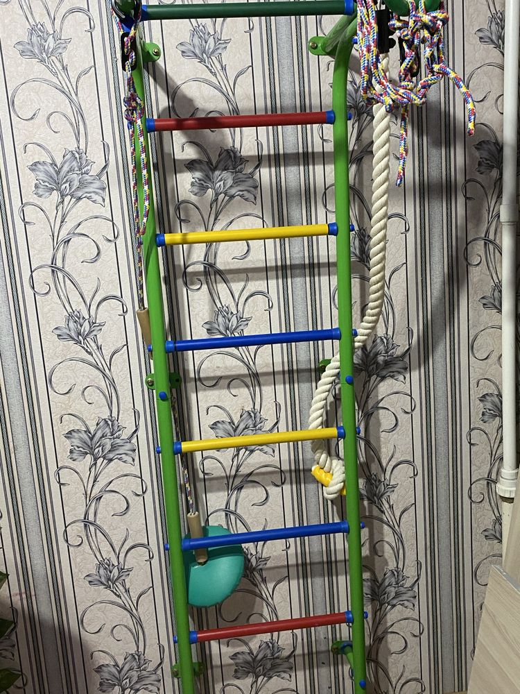 Продам Шведскую стенку