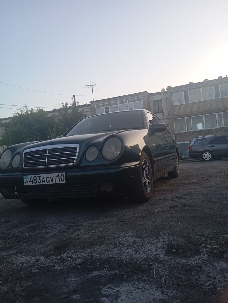 Мерседес Бенс 2.3