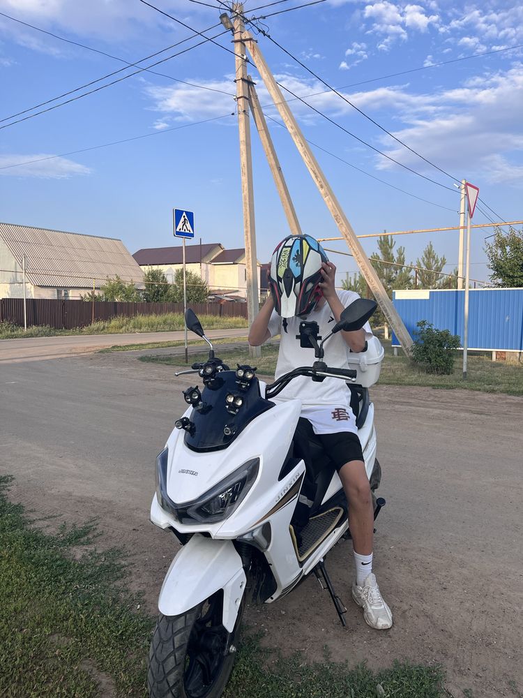 Продам мопед макси в нормальном состояни