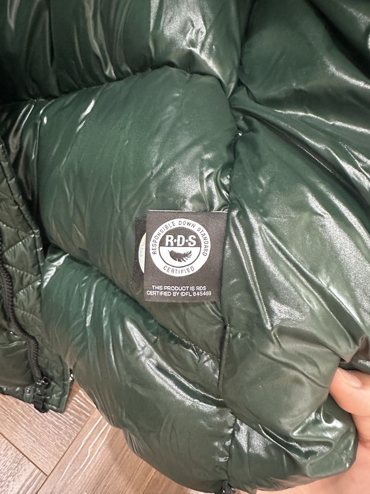 Продам Канадский зимний пуховик Aritzia