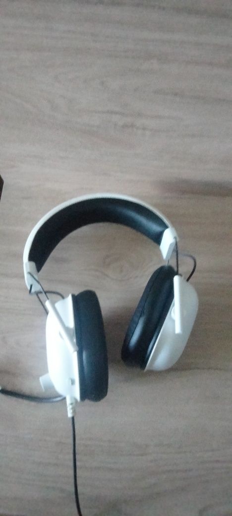 Продам razer Blackshark v2 X белые