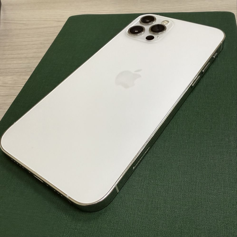 Продам Iphone 12 pro