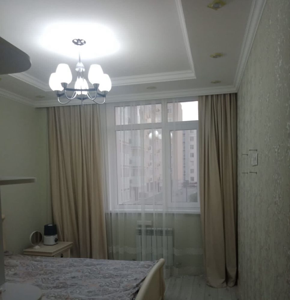 Продаю Шторы 8 метров и тюль в наборе