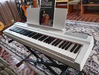 Продам пианино Yamaha P121 WH