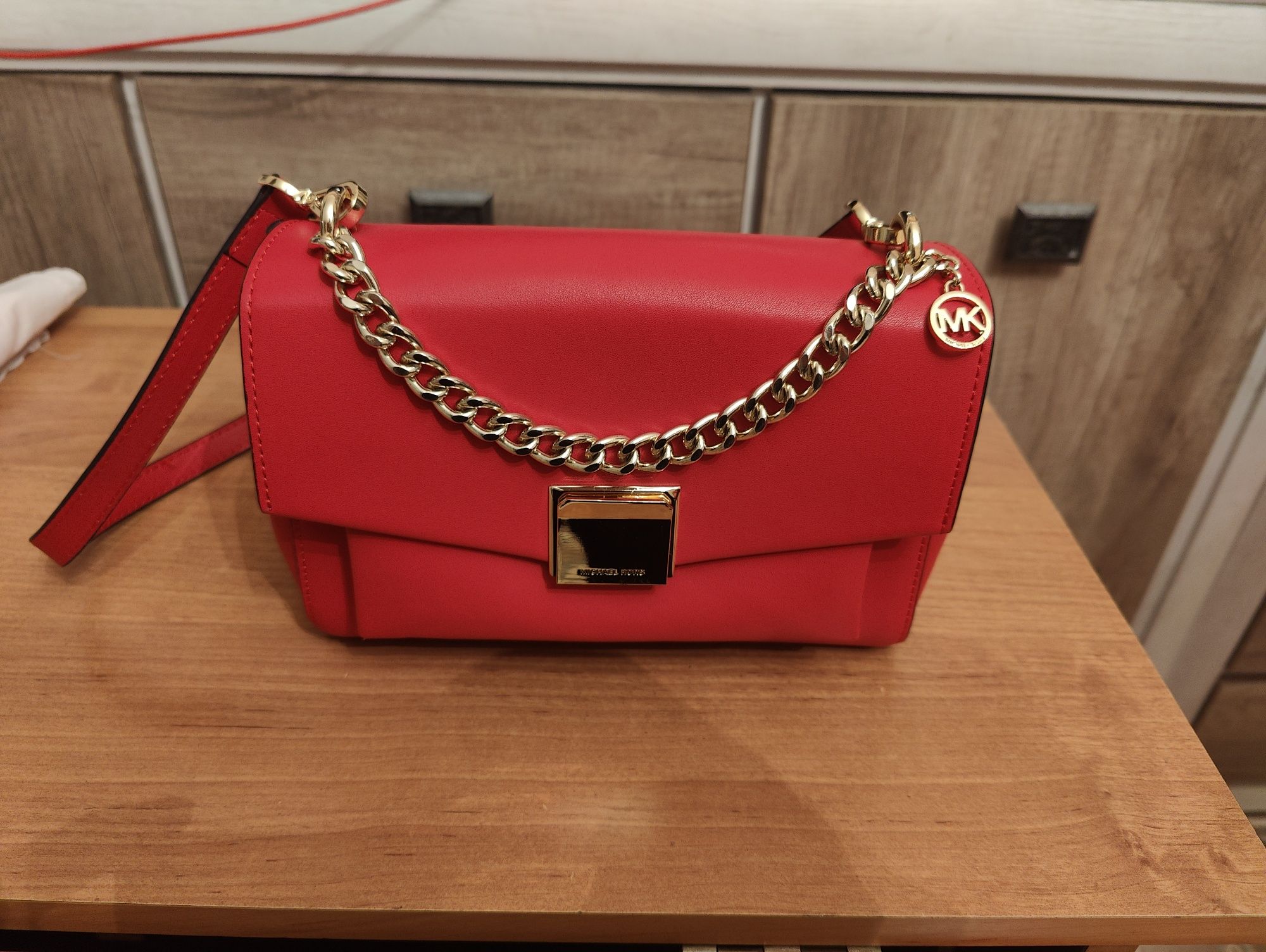 Сумка Lita от Michael Kors
Сумка Lita от Michael Kors
Сумка Lita от Mi