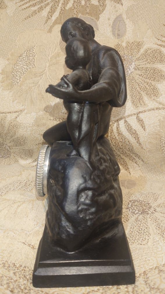 Часы Материнство. Чугун. Касли.1964
