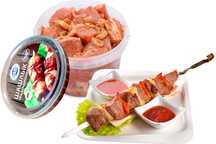 Сырой маринованный шашлык из баранины курицы итд