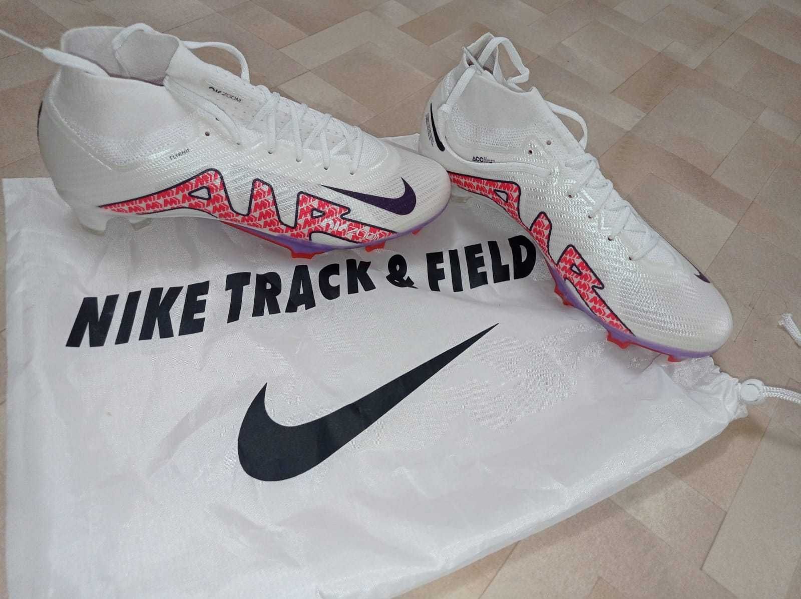 Бутсы футбольные Nike