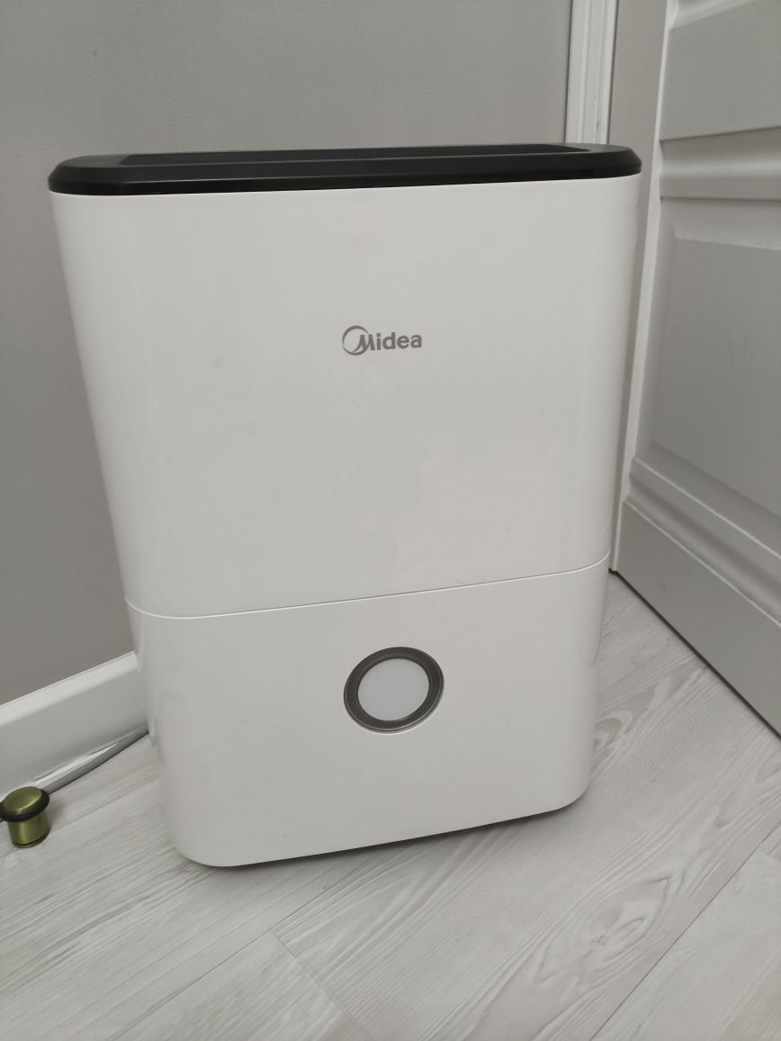 Осушитель воздуха Midea MDDF-20DEN7
