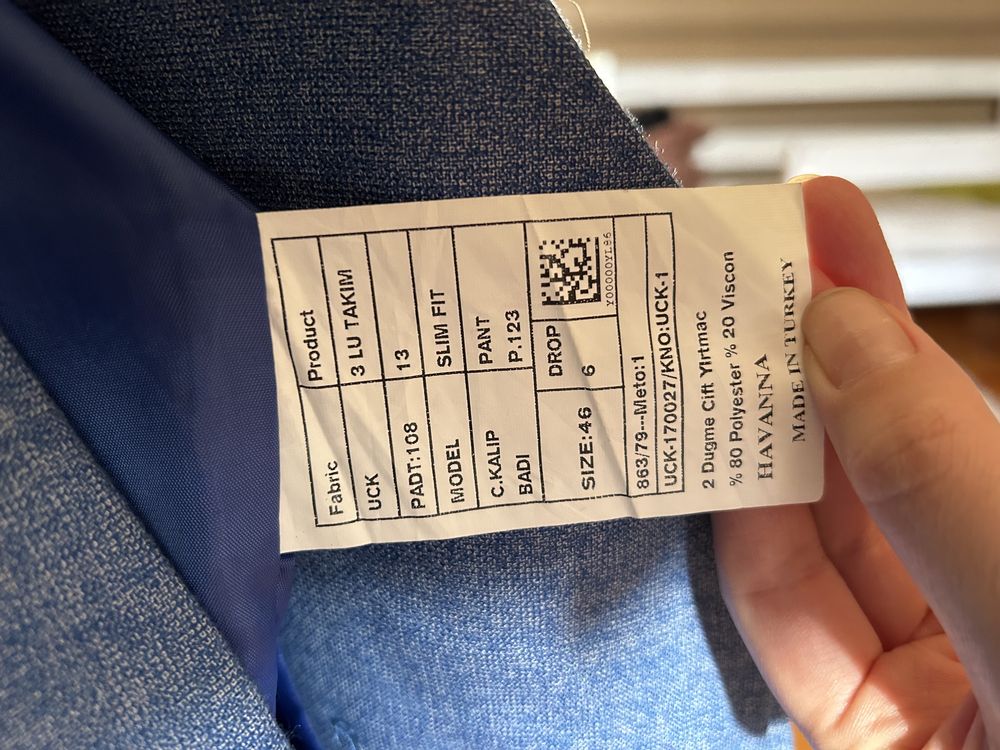 Продам брючный костюм тройку