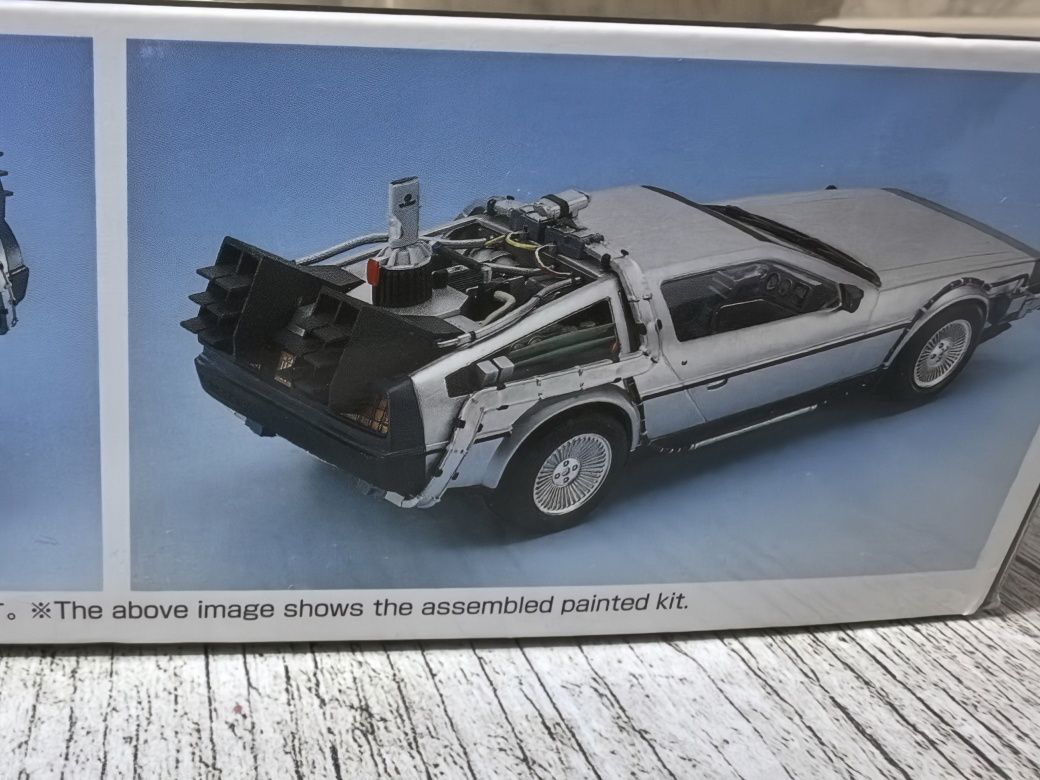 Сборная модель De lorean