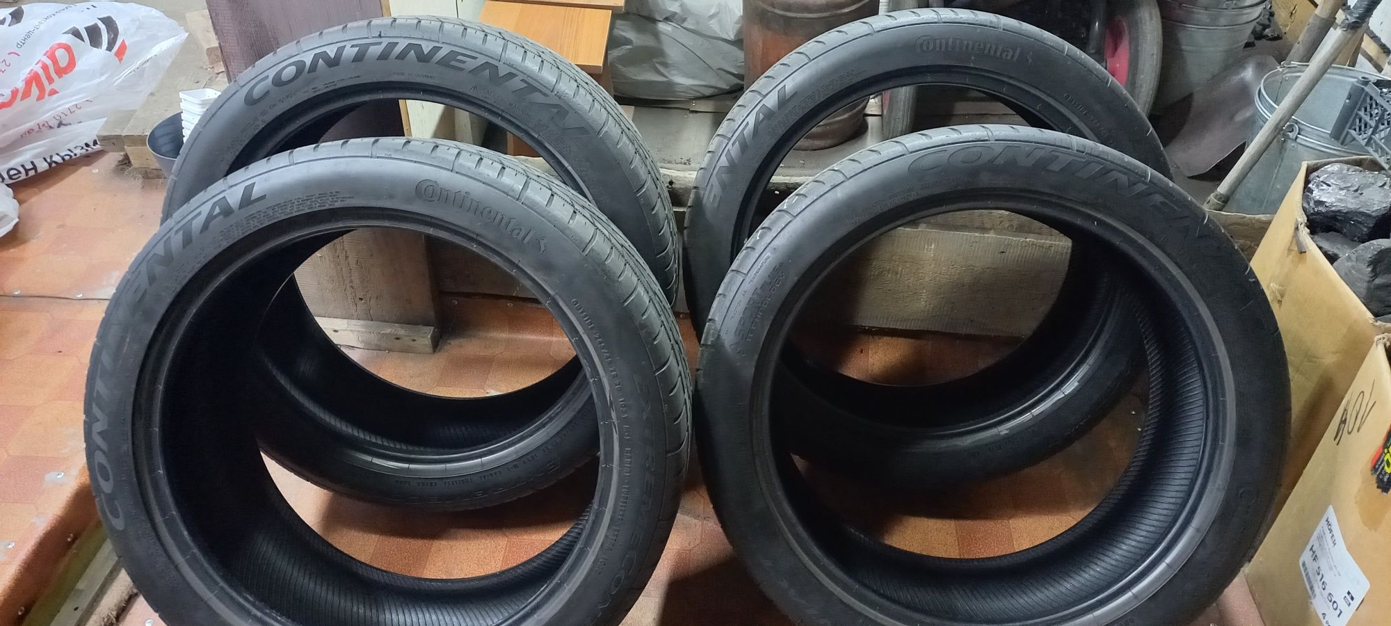 Резина летняя Континенталь 235/45R20