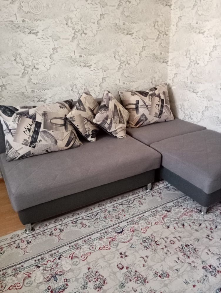 Продам мягкий уголок (3 дивана) в зорошем качестве