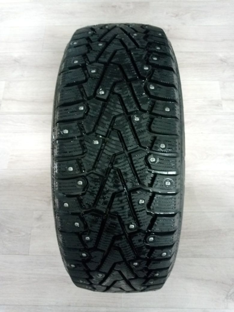 Продам зимние шины "Pirelli" 215/55/17 в идеальном состоянии!