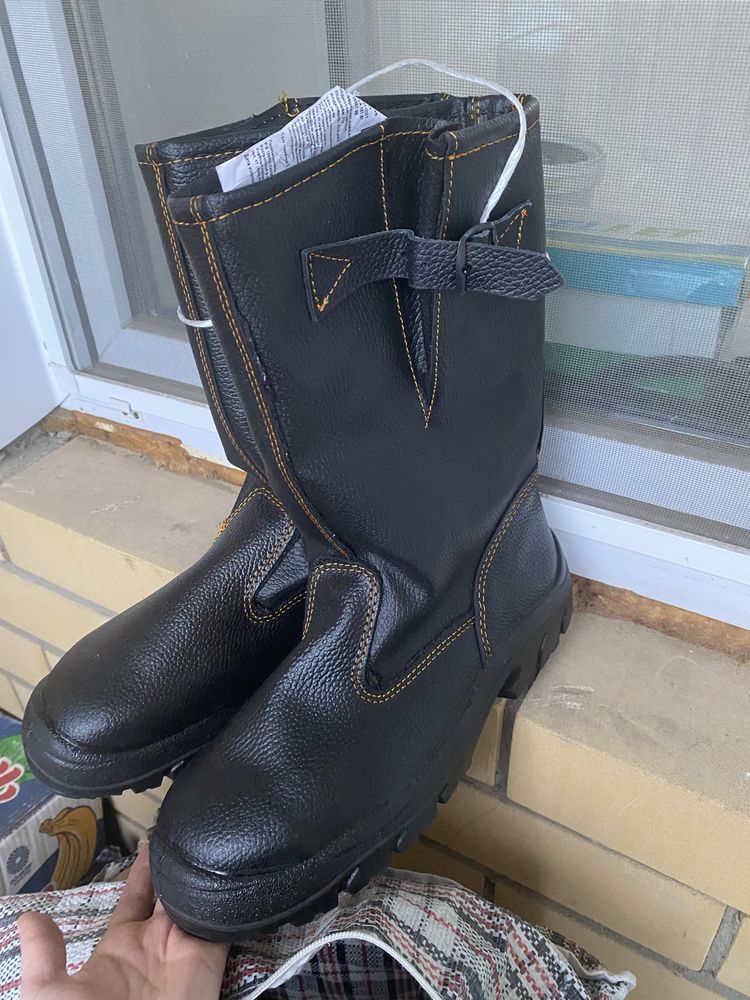 Продам керзовые сапоги новые зимние!