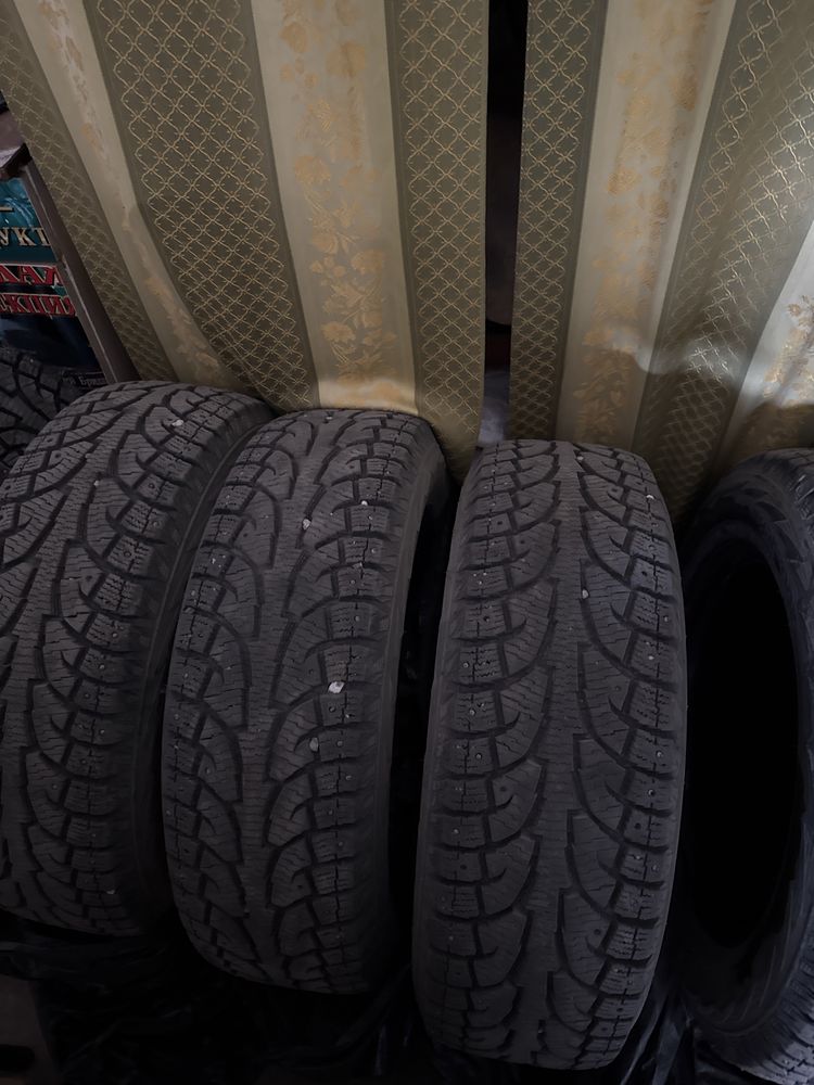 Коплект зимней резины/шины Hankook iPike 225 65 R17, шипы в отл. сост.
