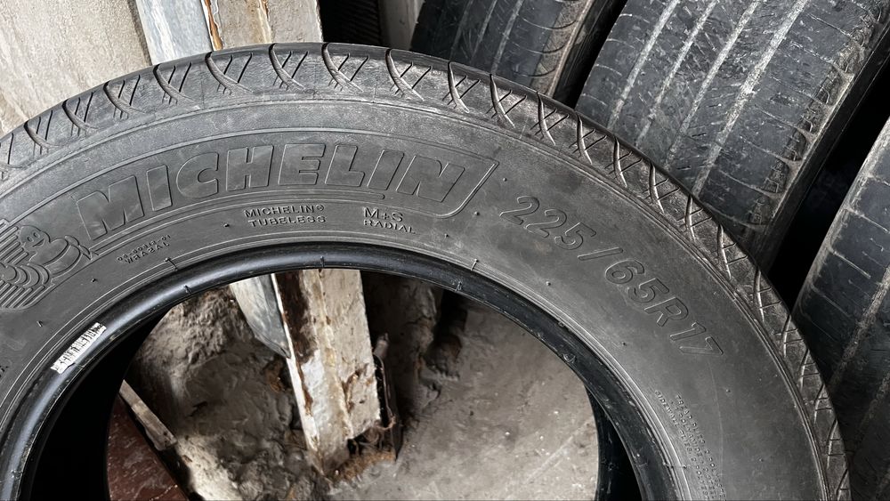 Шина 225/65/17 покрышка 4 штуки в среднем состояний