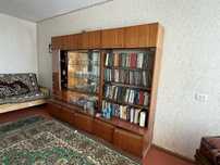 Продам шкаф, посуду, книги за символическую стоимость, самовывоз