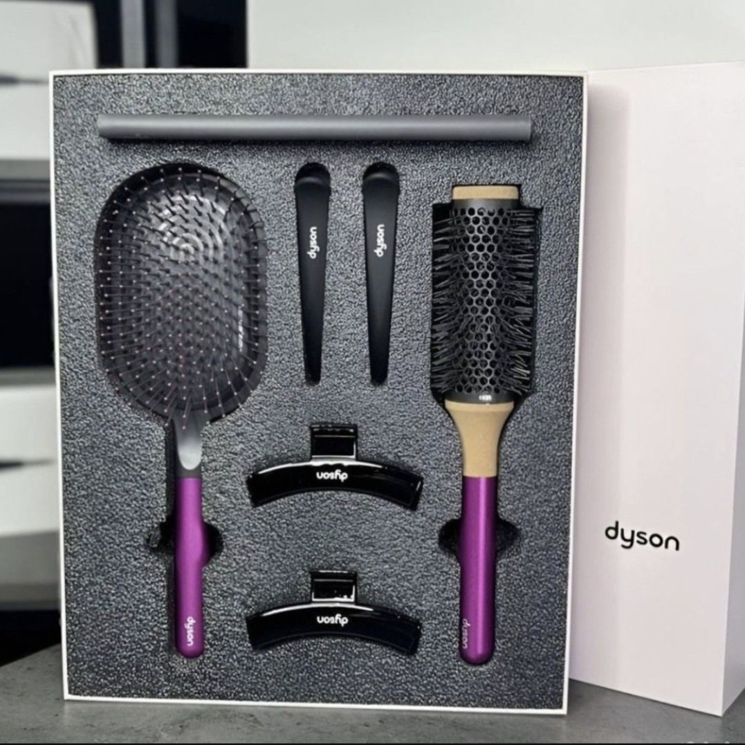 Премиальный подарочный набор Dyson для профессиональной укладки.