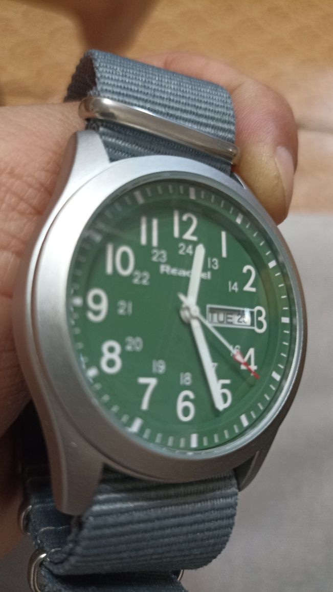Новые кварцевые часы. Омаж на seiko 5.