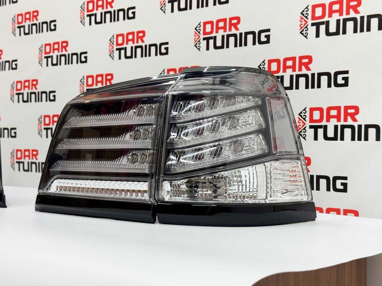 Задние фонари ( юбилейные ) черные Lexus LX570