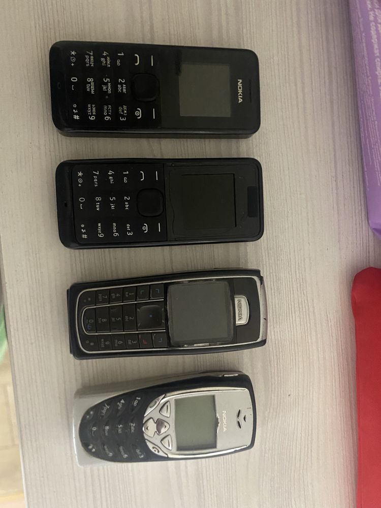 Телефоны Nokia и Motorola