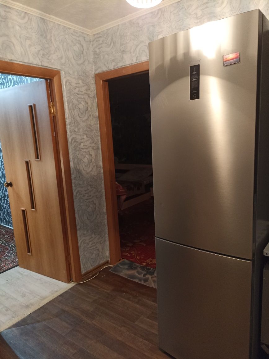 Меняю трёхкомнатную на двух кроме крайних этажей с доплатой или продам