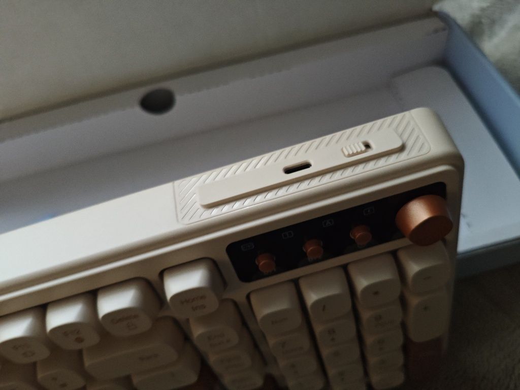 Игровая клавиатура беспроводная B.O.W K520